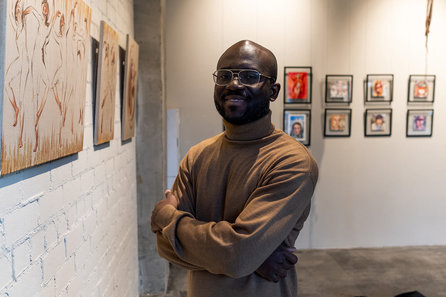 african-man-visiting-art-museum-2022-01-31-15-16-36-utc.jpg